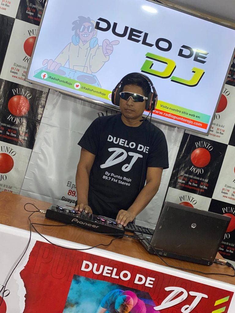 DJ. JESÚS MÉNDEZ MEZCLANDO CON EL CORAZÓN