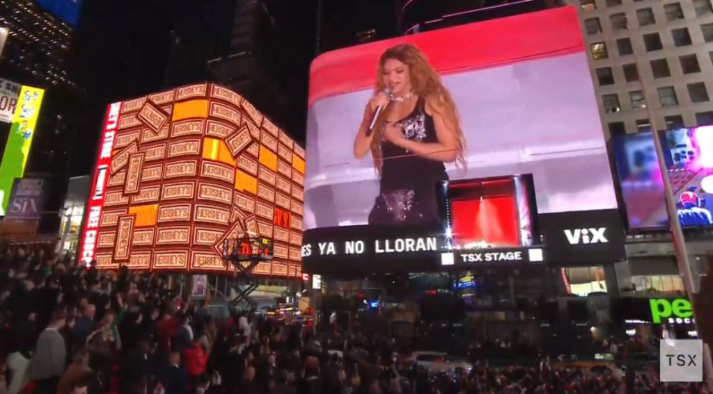 Shakira y su mini concierto gratis en Times Square.