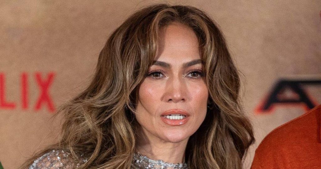 JLO fracasa con su álbum y gira