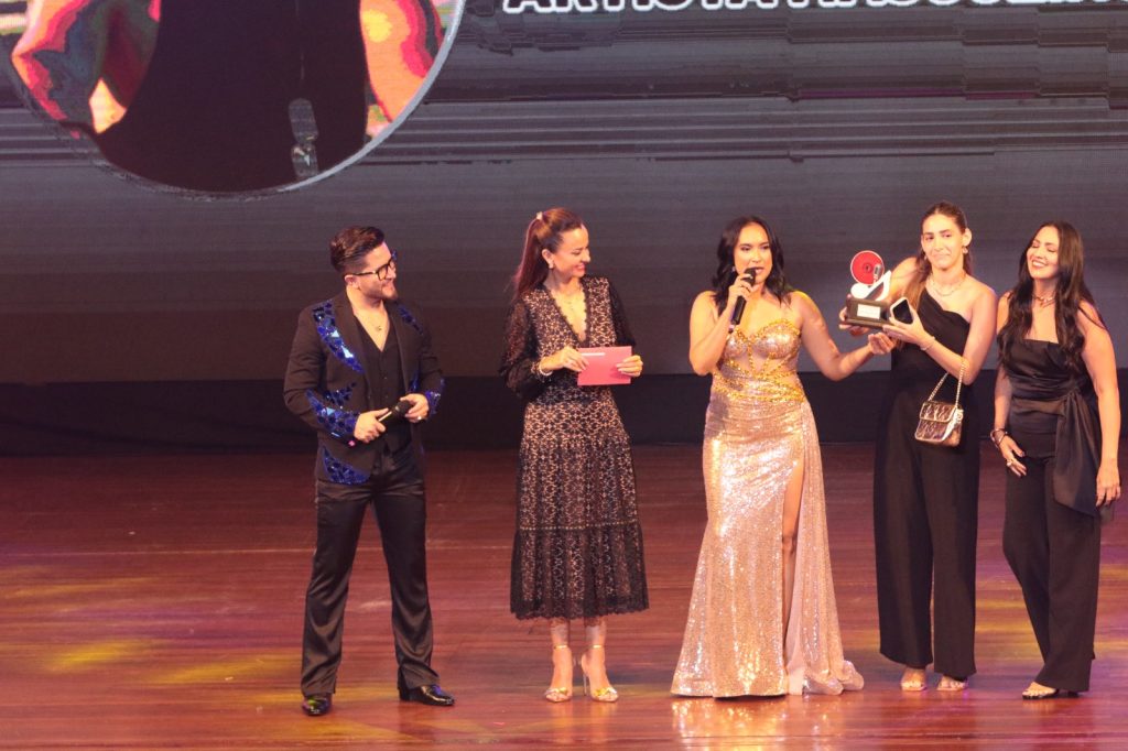 Premios Disco Rojo, la fiesta para el artista de Ecuador.