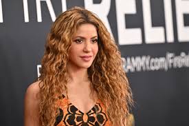¿Shakira confirma su asistencia a la Met Gala 2025?: el guiño a sus fans y su encuentro con Lewis Hamilton