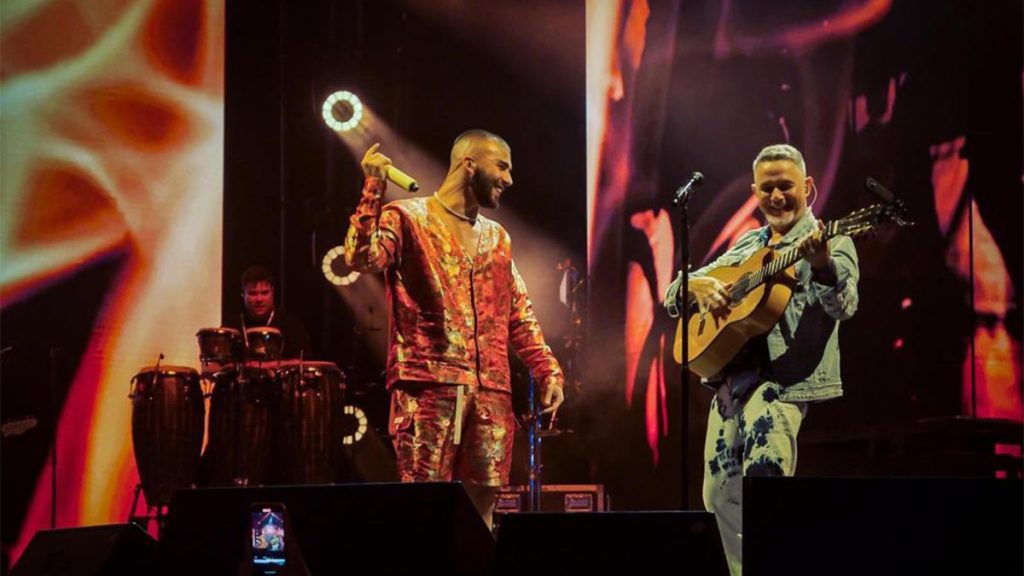 ALEJANDRO SANZ Y MANUEL TURIZO  SE UNEN EN EL NUEVO VIDEO DE  ﻿ “CÓMO SERÍA”