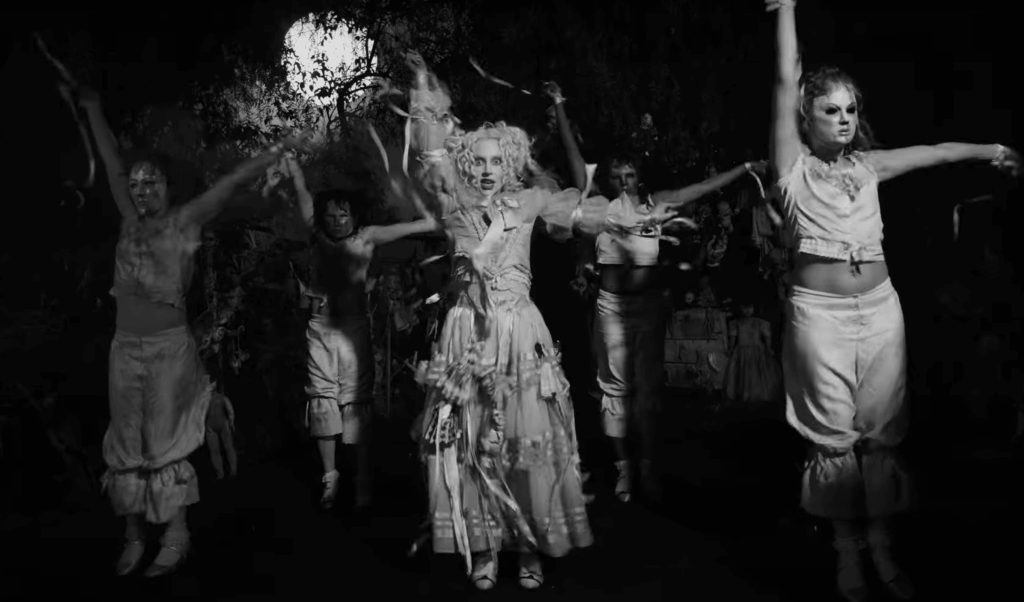 Lady Gaga estrena el video de ‘The Dead Dance’