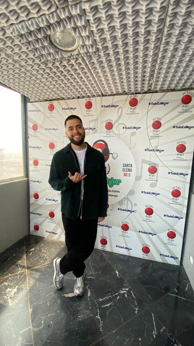#MúdateAMiCorazón es el regalito que nos entrega #ToñoNavarrete Bendito sea el destino…
Pídela, disfrutar y dedícala #RadioPuntoRojo.
@tononavarrete ama los escenarios y espera pronto encontrarse contigo.
.
.
#corazon #amor #music #ecuador #love #guayaquil